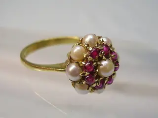 18 karaat Goud - Ring - 0.32 ct Robijn - Akoya gekweekte parels