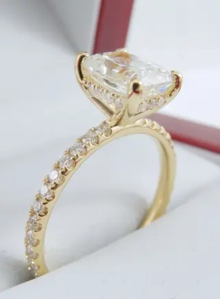 GIA Lab Report 1.40CTW diamonds I/VS2 Radiant cut 1.00CT center stone and 0.40CT VS clarity side - 14 karaat Geel goud - Ring - 1.00 ct Diamant - Diamanten