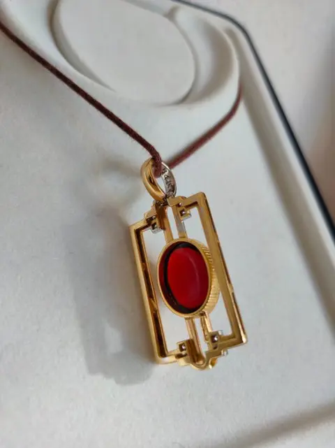 18 karaat Geel goud - Hanger Granaat - Diamanten