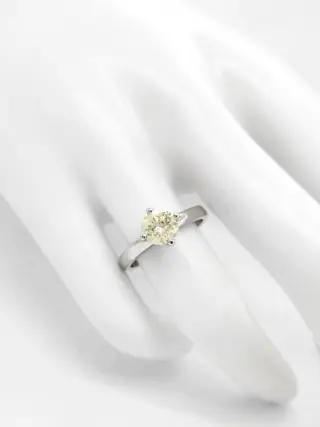 *NO RESERVE PRICE* 1.06ct Fancy Diamond Ring - 14 karaat Witgoud - Ring
