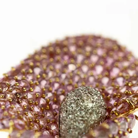 Intini Jewels - 18 karaat Geel goud, Goud - Broche - 3.63 ct Diamant - Saffieren