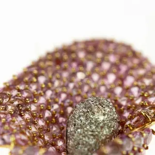 Intini Jewels - 18 karaat Geel goud, Goud - Broche - 3.63 ct Diamant - Saffieren