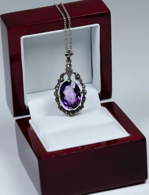 Zilver - Collier met hanger - 7.00 ct - Amethist (getest) - Marcasiet