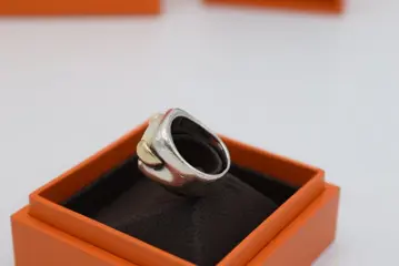 Hermès - 18 karaat Geel goud, Zilver - Ring - parelmoer