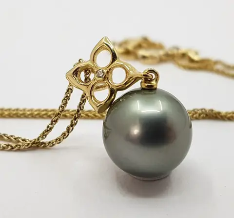 12x13mm Round Peacock Tahitian Pearl - 14 karaat Geel goud - Hanger - 0.01 ct