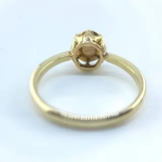 14 karaat Geel goud - Ring - 0.60 ct - Grote ovale roosgeslepen VS1 diamanten solitaire