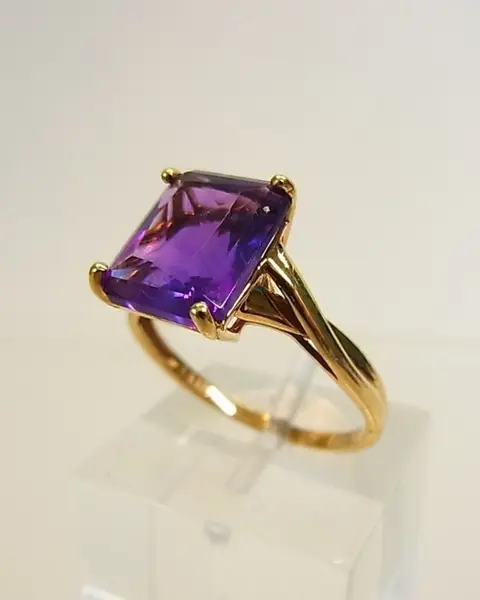 8 karaat Geel goud - Ring - 4.10 ct Amethist
