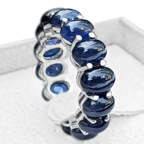 13.06 Carat Sapphire Eternity Band - 14 karaat Witgoud - Ring - GEEN RESERVE