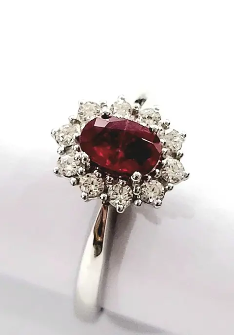 Astralia - 18 karaat Witgoud - Ring - 0.75 ct Robijn