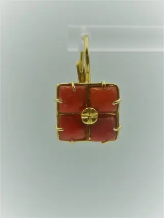 18 karaat Goud - Oorbellen - Vierkante cabochon geslepen carneools