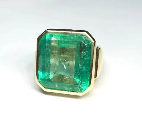 18 karaat Goud - Ring - 28.00 ct Smaragd - Diamanten, Robijnen