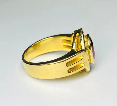 18 karaat Goud - Ring - 2.00 ct Robijn - Diamanten