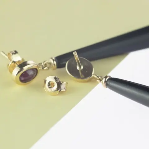 Intini Jewels - 18 karaat Geel goud, Goud - Oorbellen - 1.50 ct Robijn - Agaat