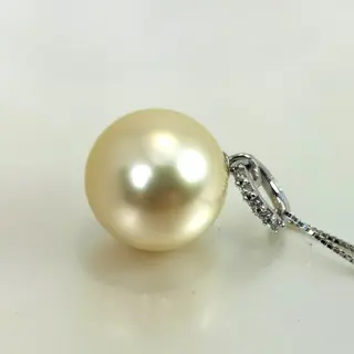 Gold SSP RD shape Ø 12,5x13 mm - 18 karaat Witgoud - Collier met hanger Zuidzee parel - Diamanten
