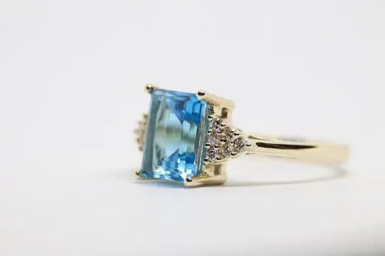 Ladies Vintage Solid - 9 kt. Geel goud - Ring - 3.30 ct Topaas - Diamanten