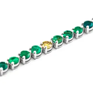 7.91 tcw Emerald Bracelet - 14 karaat Witgoud - Armband - 6.60 ct Smaragd - Diamanten van 1,31 ct - geen minimumprijs