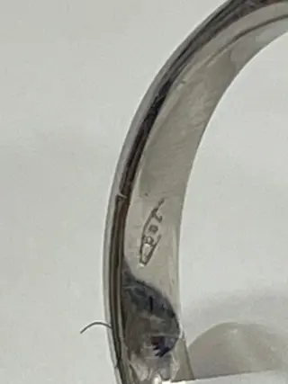 18 karaat Witgoud - Ring - 12.57 ct Smaragd - Diamanten