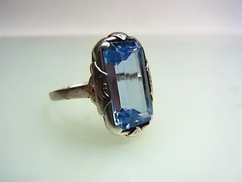 Goldschmiede-Arbeit aus der Art-Deko-Zeit - 835 Zilver - Ring - 8.00 ct Spinel