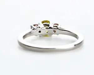 0.60 Ct VS Three Stone Diamond Ring - 14 karaat Witgoud - Ring - Kleur behandeld Diamant - Geen reserve