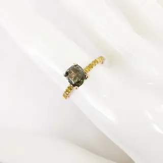 1.05 ct vs fancy deep greenish gray & 0.24 ct fancy intense yellow diamonds designer solitaire ring - 14 karaat Rosé goud - Ring Diamant - Diamanten, AIG gecertificeerd zonder reserve