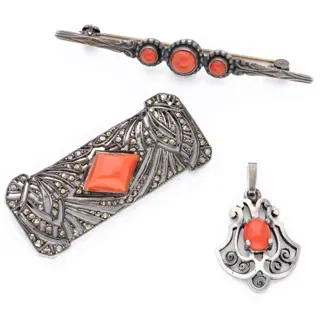 Lot (7) - 835 Zilver - Broche, Hanger, Ring Bloedkoraal