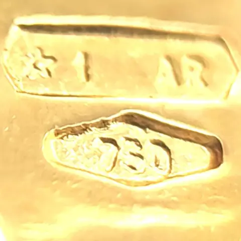 UnoAErre - 18 karaat Geel goud - Halsketting - Parels 10,80 x 9,45 mm