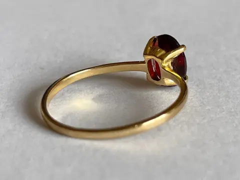 No reserve - 18 karaat Goud - Ring - 1.20 ct Granaat