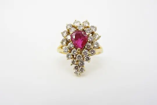 18 karaat Geel goud, Goud - Ring - 1.17 ct Robijn - Diamanten