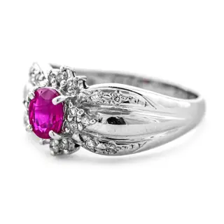 0.79 tcw Ruby Ring Platina - Ring - 0.64 ct Robijn - Diamanten van 0,15 ct - geen minimumprijs