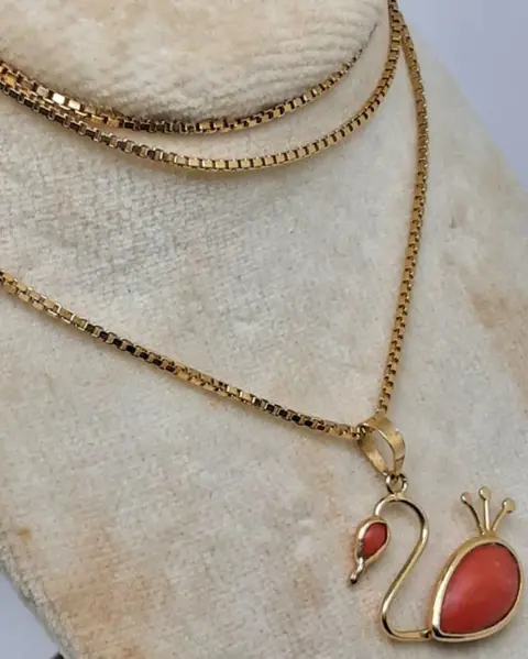 18 karaat Goud - Collier met hanger Koraal