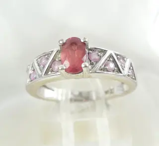 Witgoud - Ring - 0.38 ct Toermalijn - Saffieren