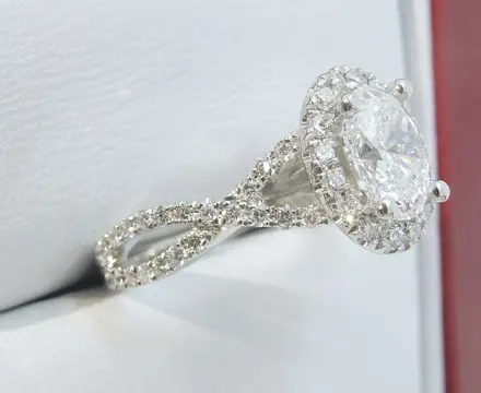 GIA Lab Report 1.40CTW diamonds F/SI1 Oval cut 0.80CT center stone and 0.60CT VS clarity side stones - 14 karaat Witgoud - Ring - 0.80 ct Diamant - Diamanten