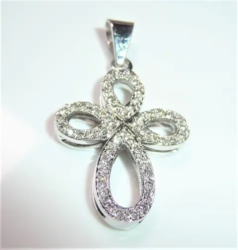 Kreuz / keltischer Knoten - 18 karaat Witgoud - Hanger - 0.80 ct - briljant geslepen