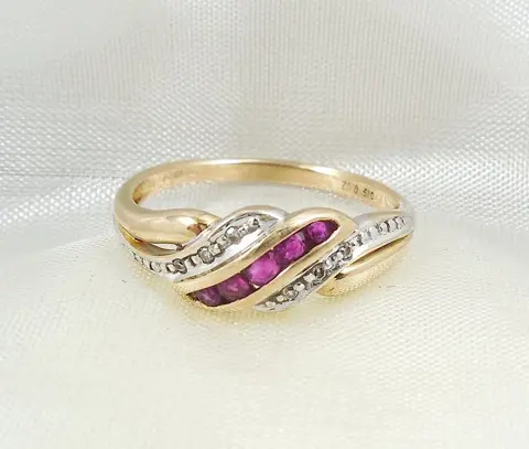 Geel goud - Ring - 0.31 ct Robijn - Diamanten