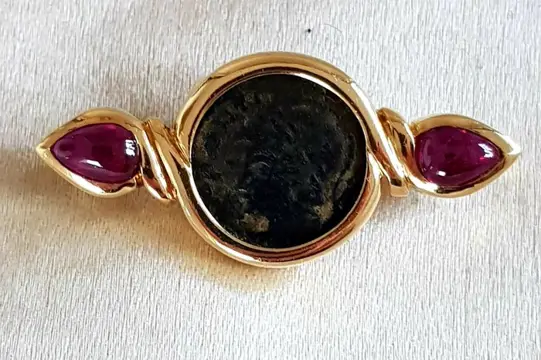 18 karaat Geel goud - Broche Robijn