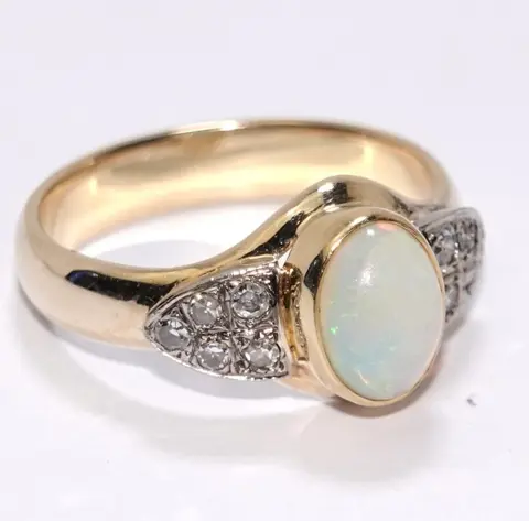 14 karaat Geel goud - Ring - 0.70 ct Opaal - Diamanten