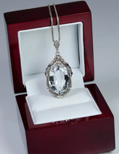 835 Zilver - Collier met hanger - 12,50 ct aquamarijn (getest)