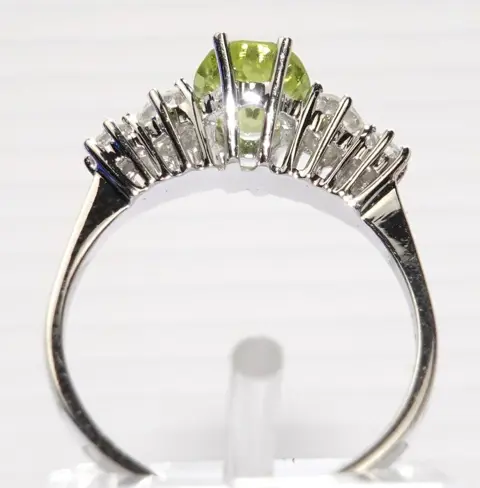 HANDCRAFTED - 14 karaat Witgoud - Ring - 1.00 ct Olivijn - Diamanten