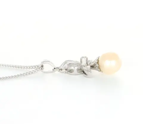 Vintage - No Reserve Price - 18 karaat Akoya parel, Witgoud - Collier met hanger - 0.02 ct Diamant