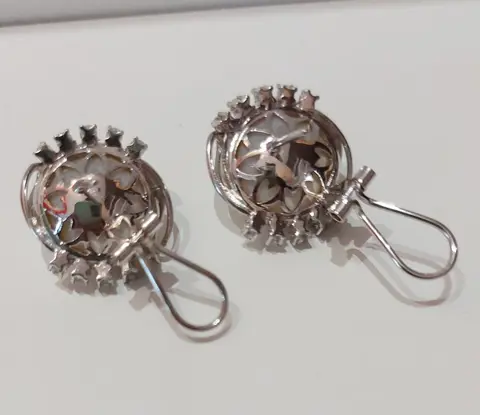 18 karaat Witgoud - Oorbellen Akoya parel - Diamanten