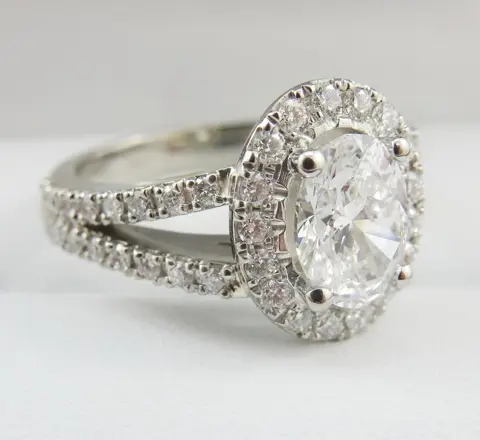 GIA Lab Report 1.73CTW diamonds I/VVS2 Oval cut1.01CT center stone and 0.72CT VS clarity side stones - 14 karaat Witgoud - Ring - 1.01 ct Diamant - Diamanten