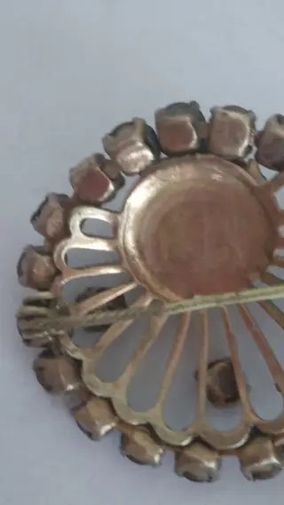 8 karaat Goud - Broche - 9.00 ct Granaat