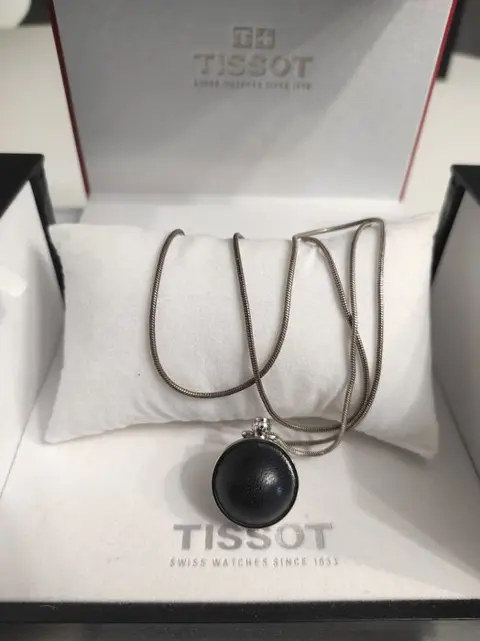 Tissot - Lady's Pendant - T858.209.16.038.00 - Dames - 2011-heden