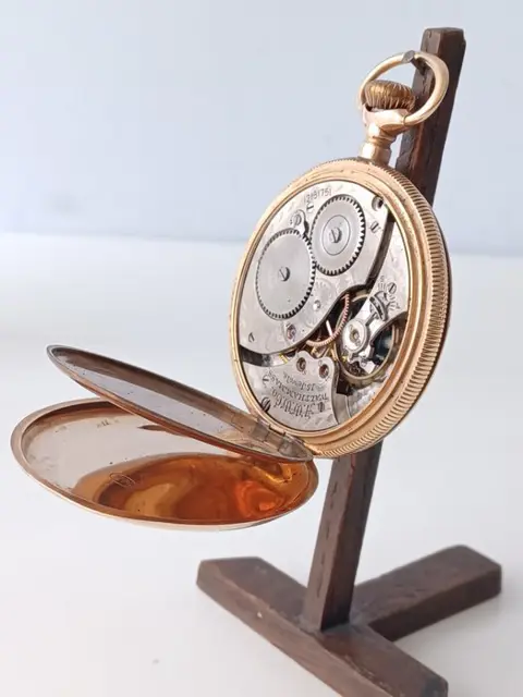 Waltham Mass (A.W.W. Co.) - 9502 - Unisex - 1850-1900