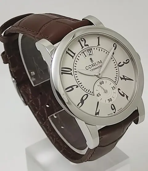Corum - Classical Grande Date COSC - 922.201.20 - Heren - 2011-heden