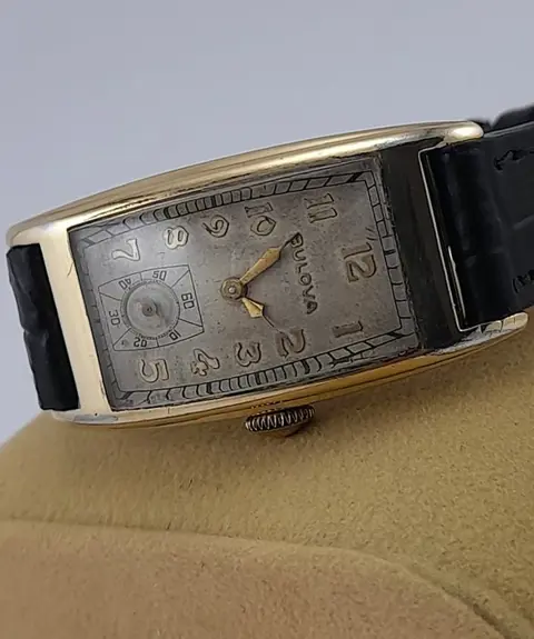 Bulova - Curved rectangle artdeco U.S.A - Heren - 1901-1949