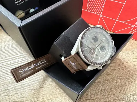 Swatch - Moonswatch - Mission to Saturn - SO33T100 - Unisex - 2011-heden