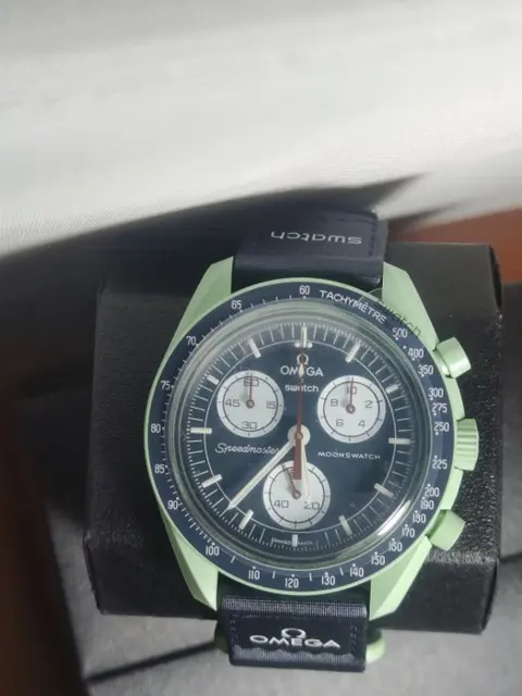 Swatch - Moonswatch - Mission On Earth - SO33G100 - Unisex - 2011-heden