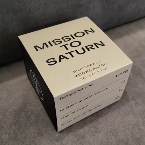 Swatch - Omega Moonswatch - Mission To Saturn - SO33T100 - Unisex - 2011-heden