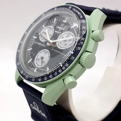 Swatch - Omega - MoonSwatch - Mission on Earth - SO33G100 - Heren - 2011-heden